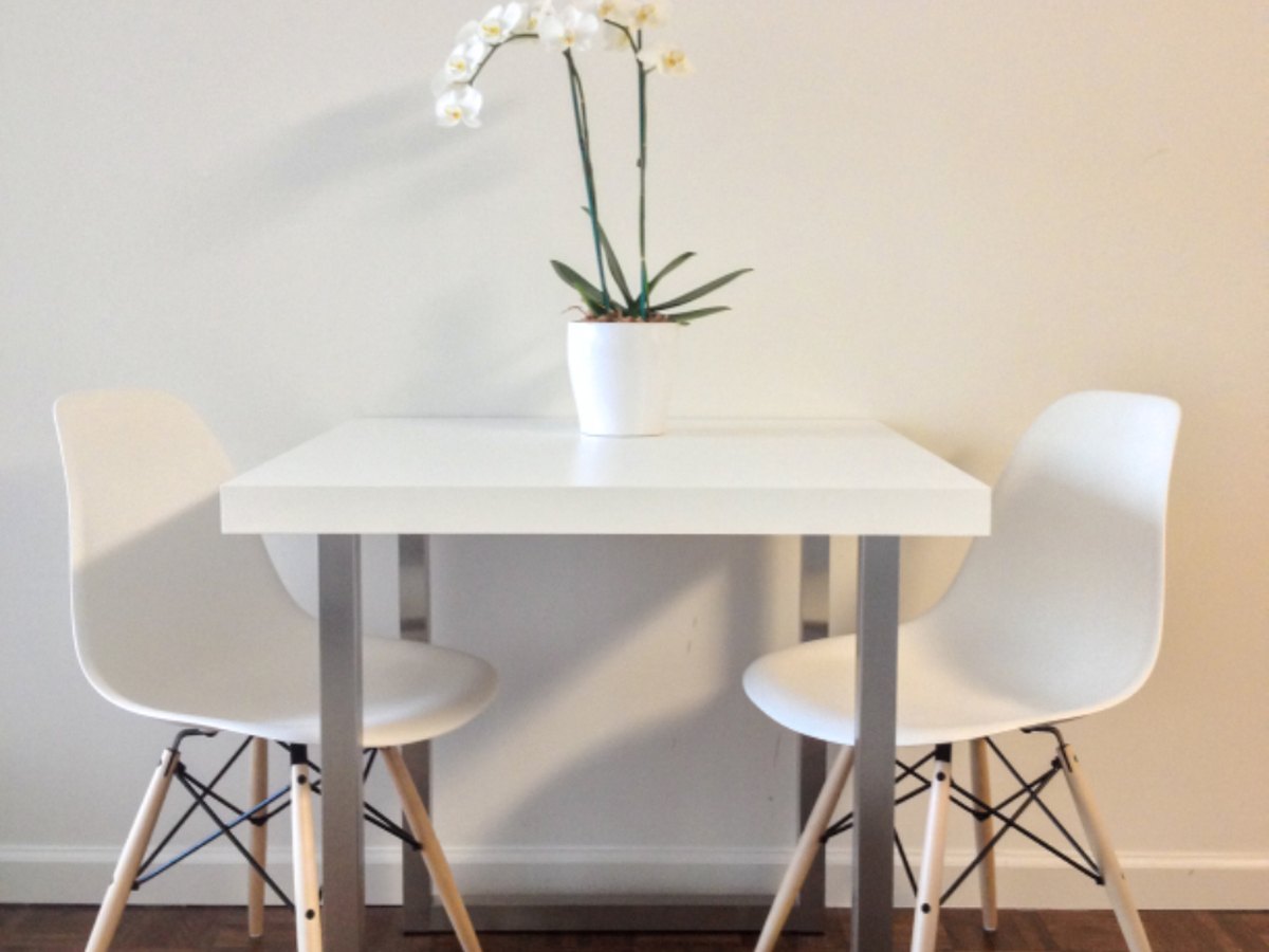 Dresser une table claire et lumineuse